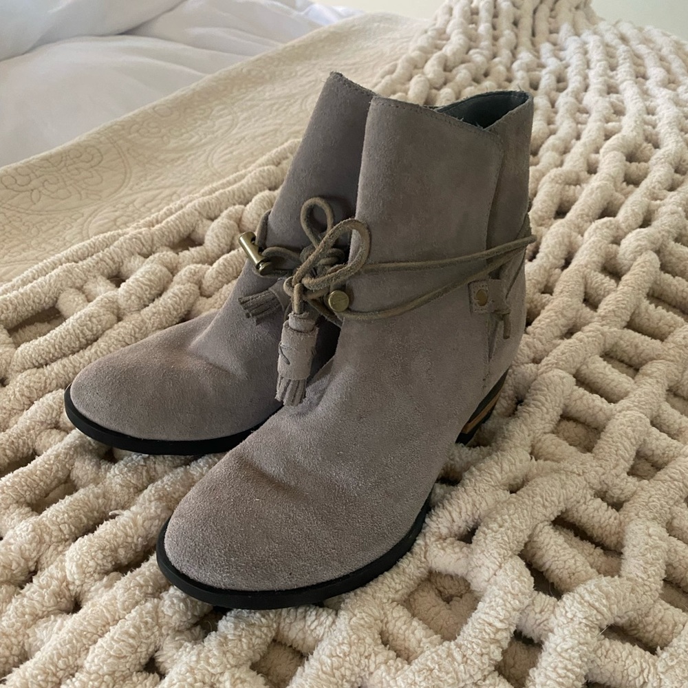 Sorel Farah short boot